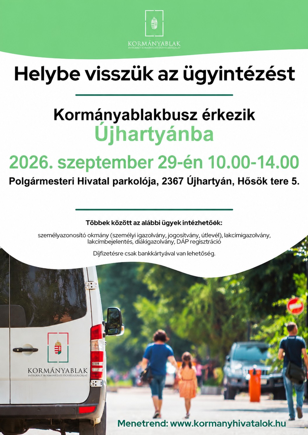 KAB busz &eacute;rkezik